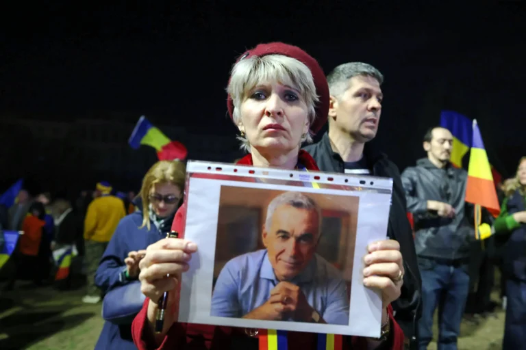 Apocalipsa după Căcălin Apocalipsa după Căcălin