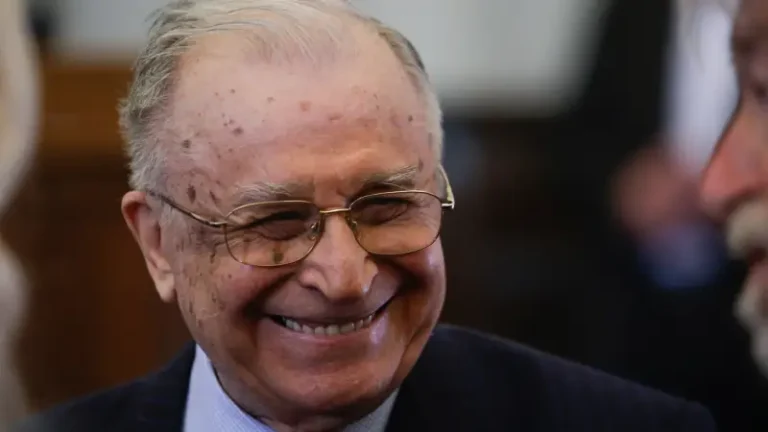 Penultimul om de pe Pământ și Ion Iliescu