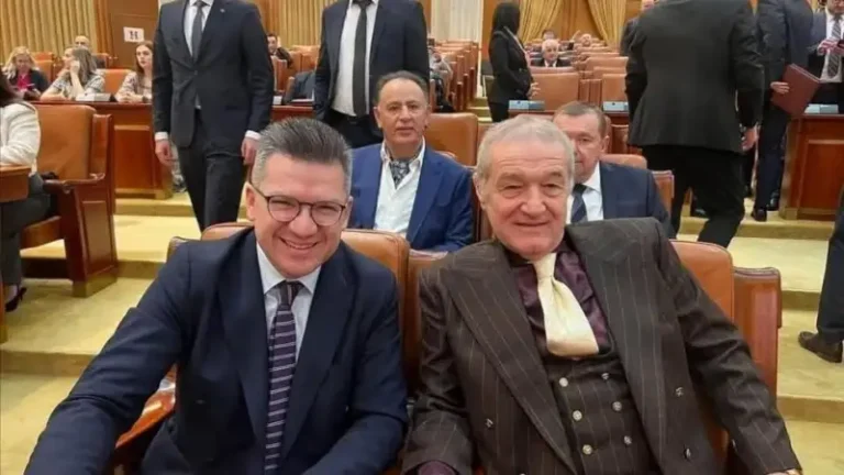 Mihail Neamțu în derivă: când Biblia întâlnește Facebook-ul și explodează în glume de autobază