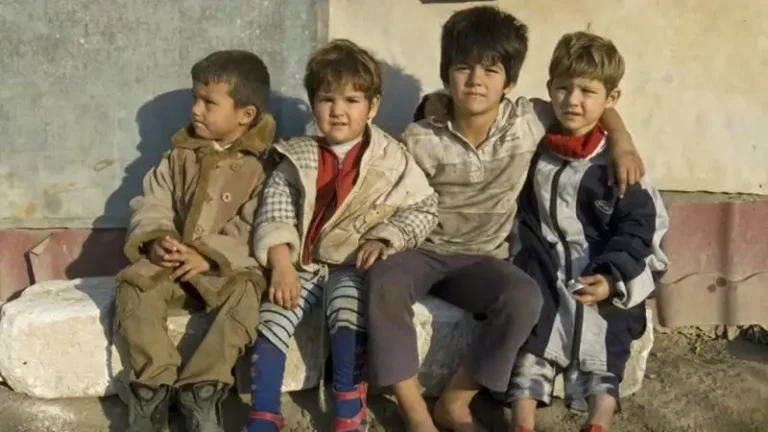 Sărăcia și prostia conduc România