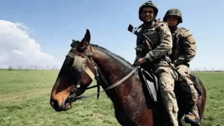 Rușii vor lupta călare: armata lui Putin revine în Evul Mediu Rușii vor lupta călare: armata lui Putin revine în Evul Mediu